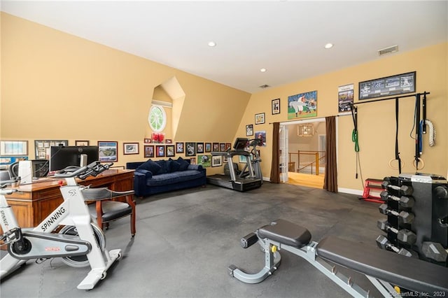 exercise room with visible vents, recessed lighting, and baseboards