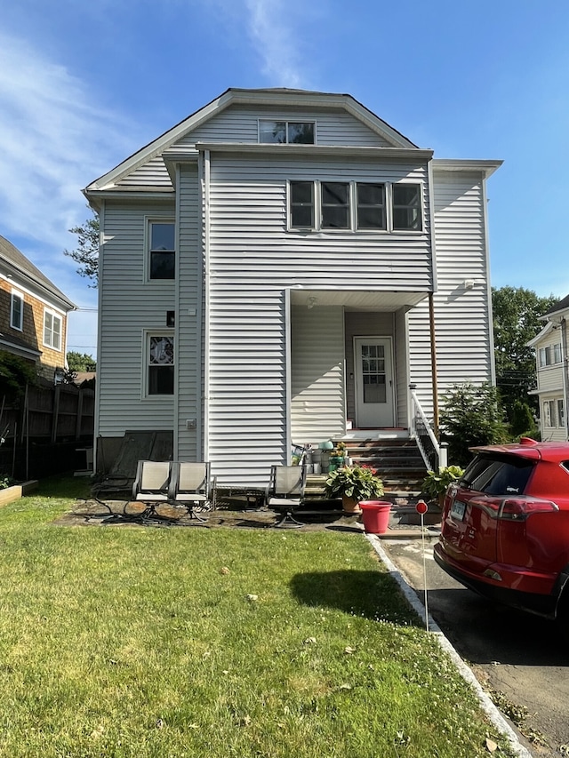 view of front of house with a front yard