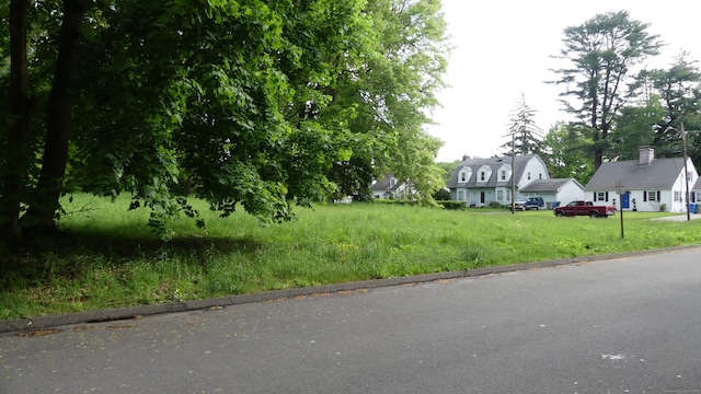 Beleden Gardens Dr, Bristol, CT 06010
