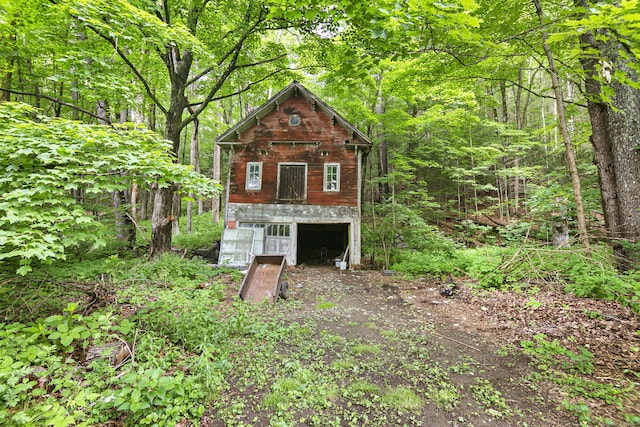 view of outbuilding