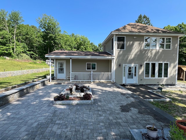 view of front of property featuring a porch