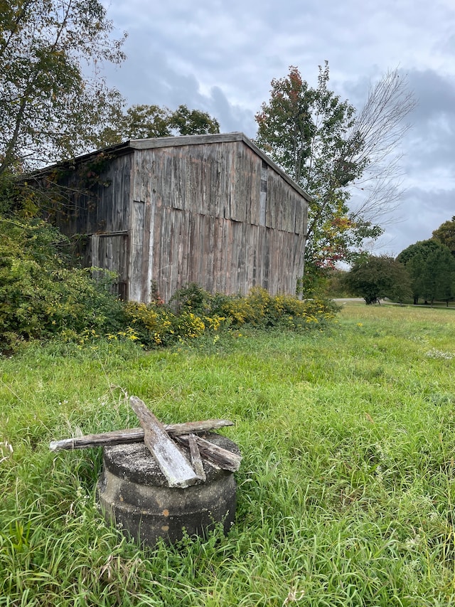 view of outdoor structure