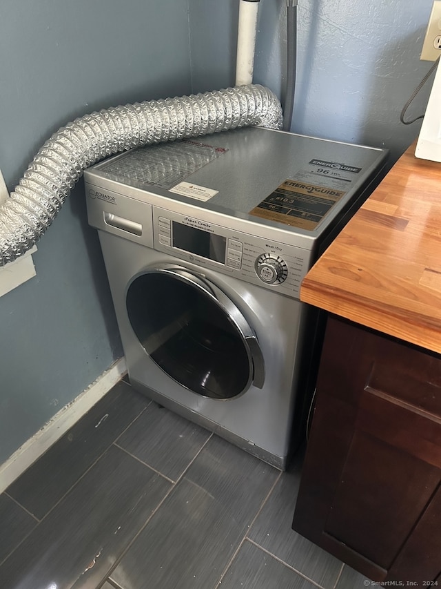 laundry room featuring washer / dryer