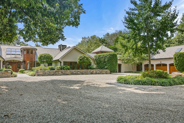 view of front facade featuring a garage