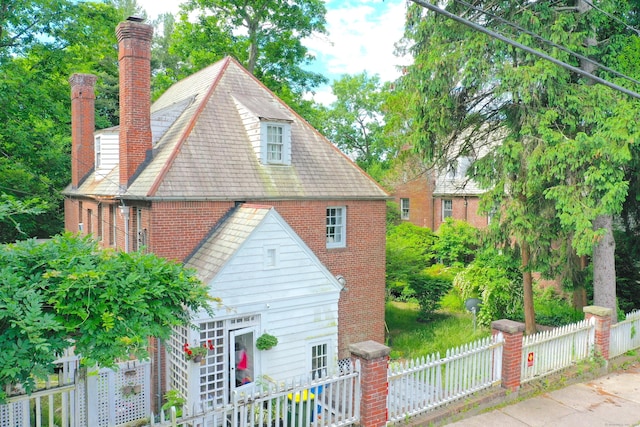 view of home's exterior