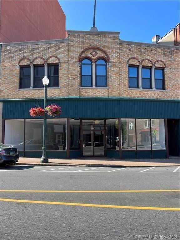 206 Main St, Norwich, CT 06360 - view of building exterior