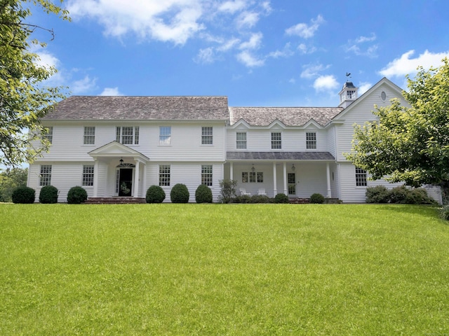 view of front of house with a front yard