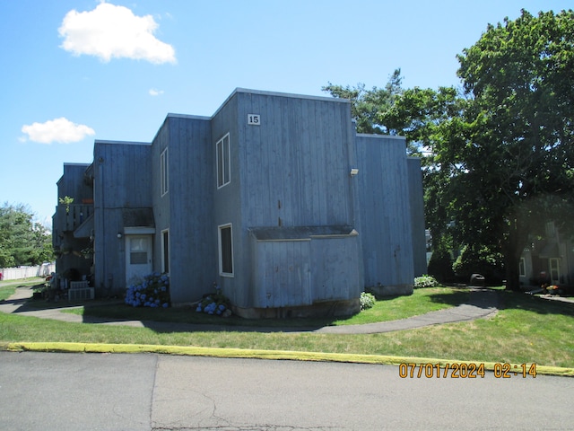 view of building exterior