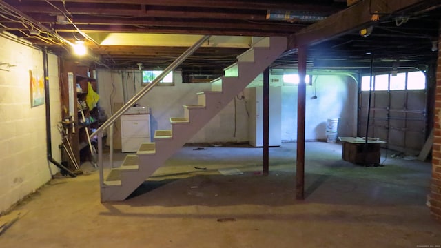 basement featuring washer / dryer