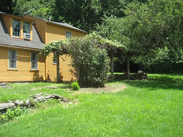 view of yard featuring cooling unit