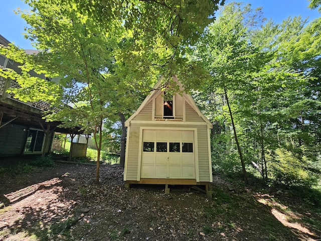 view of outdoor structure