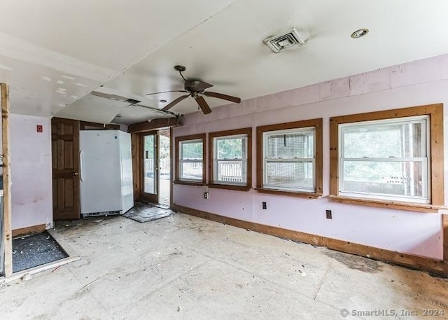 misc room featuring ceiling fan