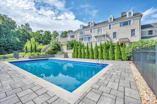 view of swimming pool