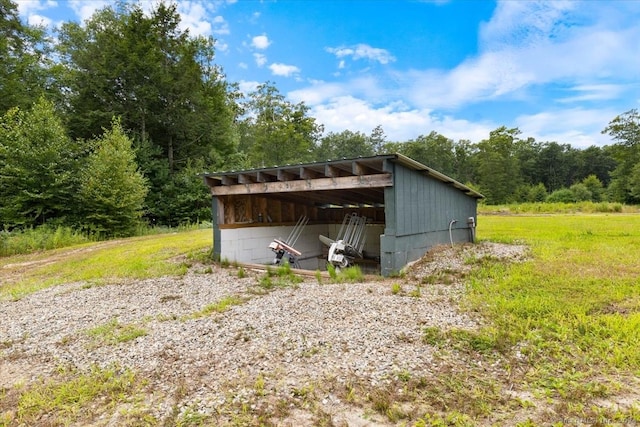 584 Prospect St, Woodstock, CT 06281 - view of pole building featuring a forest view