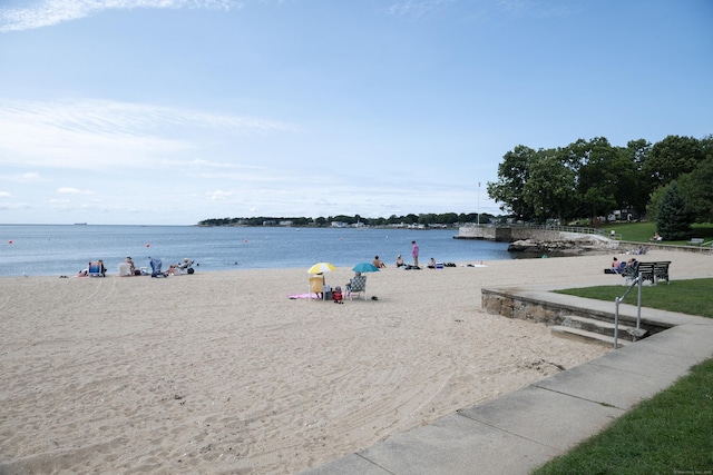 86 Pine Orchard Rd, Branford, CT 06405