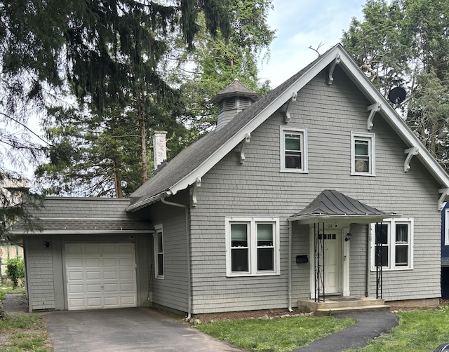 view of front facade with a garage