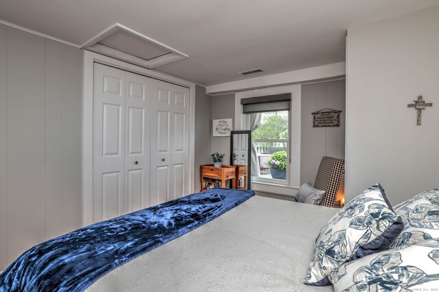 bedroom with a closet