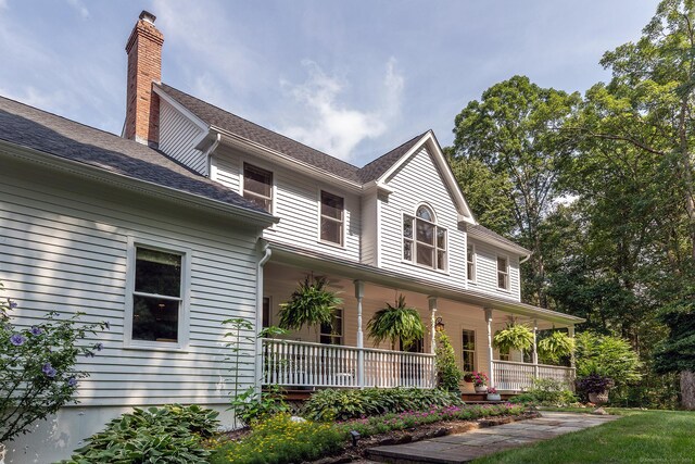 view of front of house featuring a porch