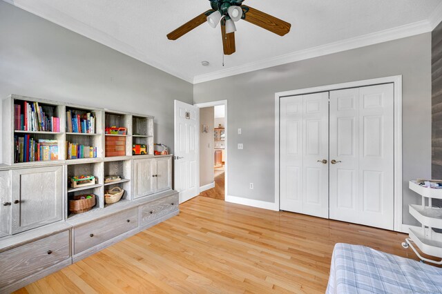 15 Huntington Ridge Rd, Wallingford, CT 06492 - sitting room with ceiling fan, ornamental molding, light wood-style flooring, and baseboards