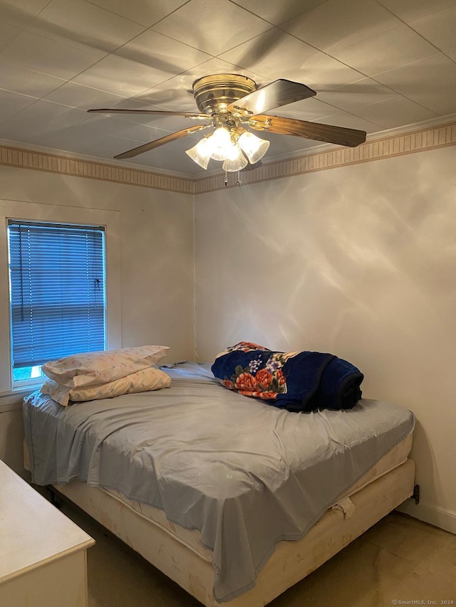 bedroom featuring ceiling fan