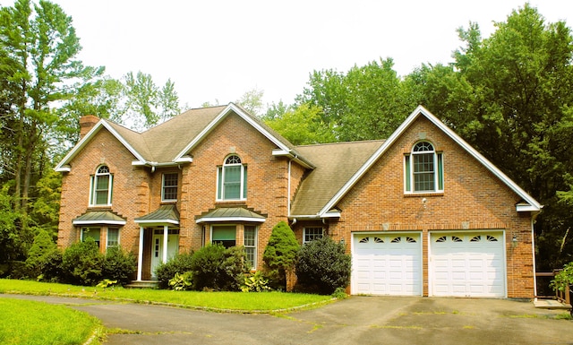 view of front facade with a garage