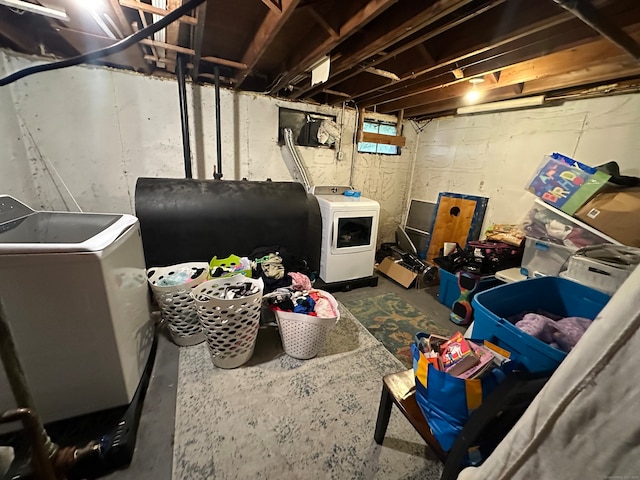 basement with washer / clothes dryer