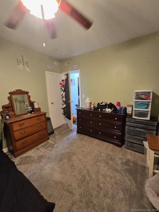 bedroom featuring ceiling fan