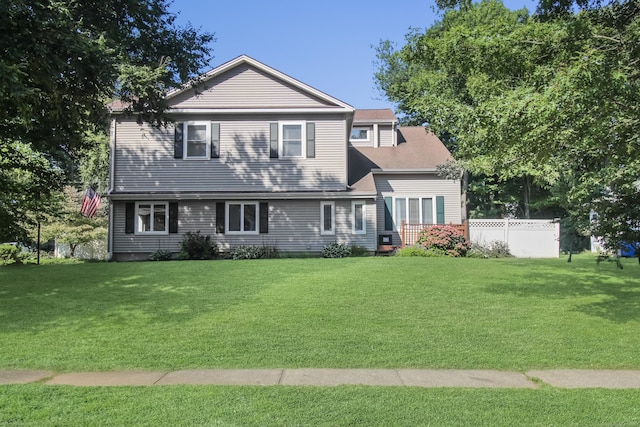 view of front facade with a front lawn