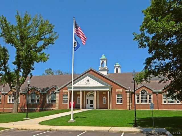 175 Sugar St, Newtown, CT 06470 - view of building exterior