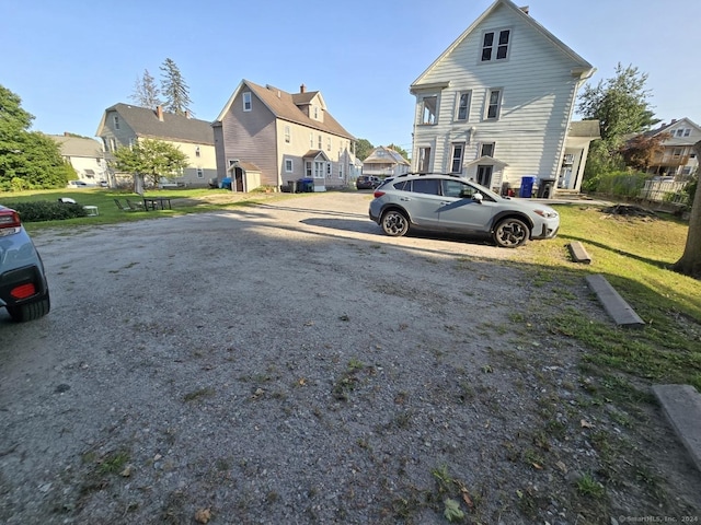 view of yard featuring a residential view