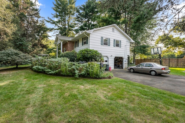 view of front of property with a front lawn