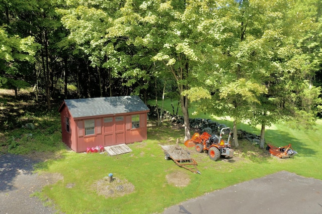 148 Flanders Rd, Woodbury, CT 06798 - view of grassy yard
