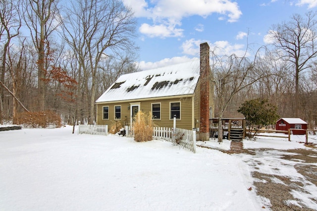 view of front of house featuring a wooden deck