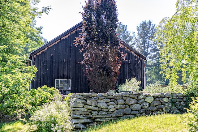 view of outdoor structure