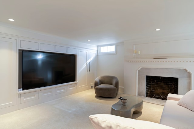 carpeted living room featuring crown molding