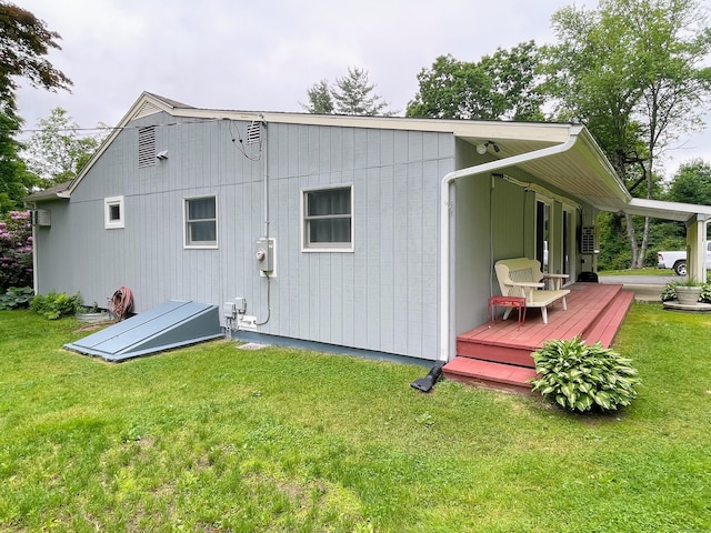 25 Old Middle Rd, Brookfield, CT 06804 - back of house with a lawn