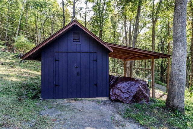 view of outbuilding