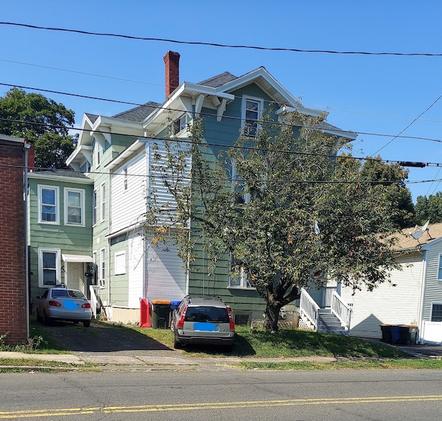 view of front facade