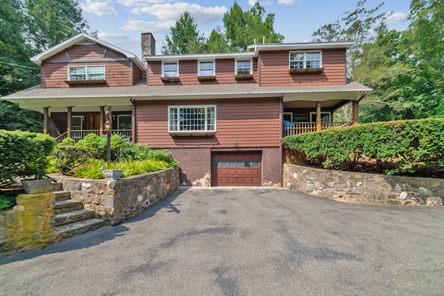 view of front facade featuring a garage