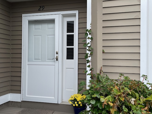 view of property entrance