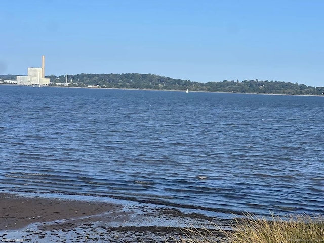 14 Bayview Pl, West Haven, CT 06516 - water view
