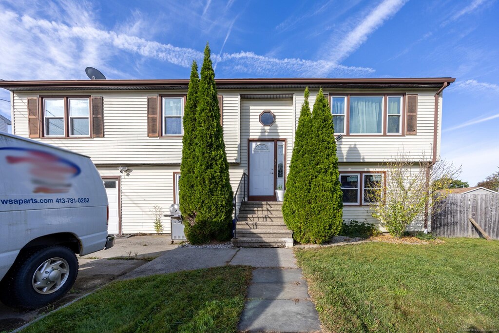 39 Hillsdale Ave, Waterbury, CT 06704 - photo 1