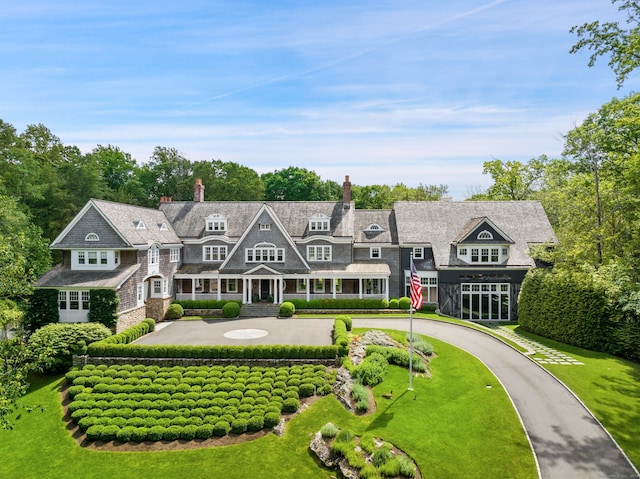 view of front of house with a front yard