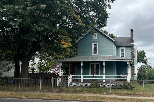 view of front facade featuring a porch