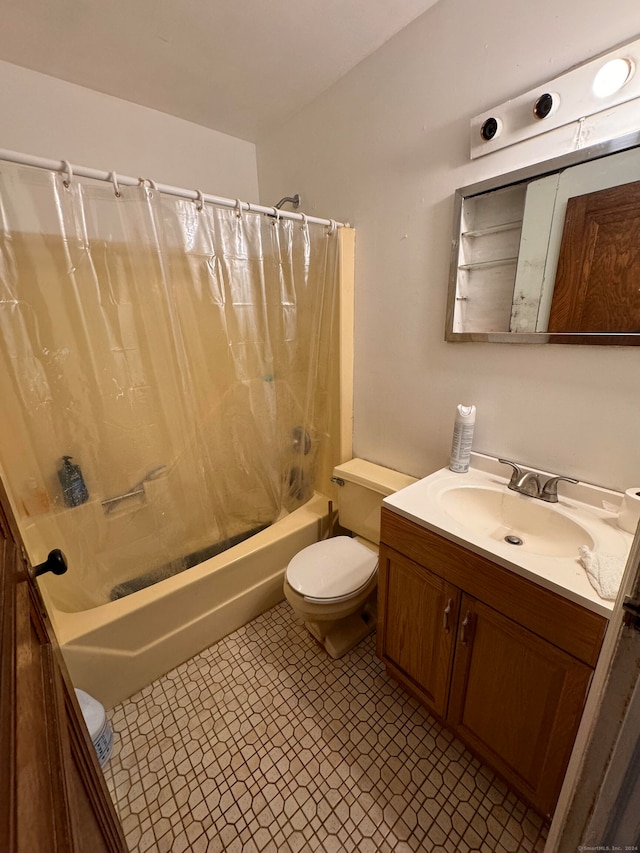 full bathroom featuring shower / bathtub combination with curtain, toilet, and vanity