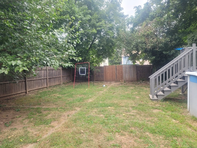 view of yard with a shed