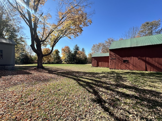 27 Middle Quarter Rd, Woodbury, CT 06798 - view of green lawn with an outbuilding