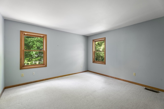 view of carpeted spare room