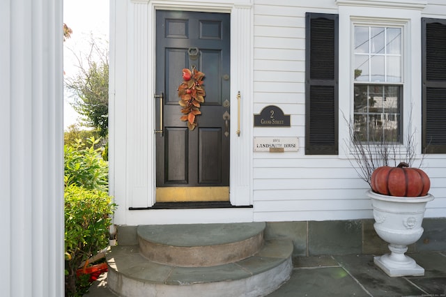 view of property entrance