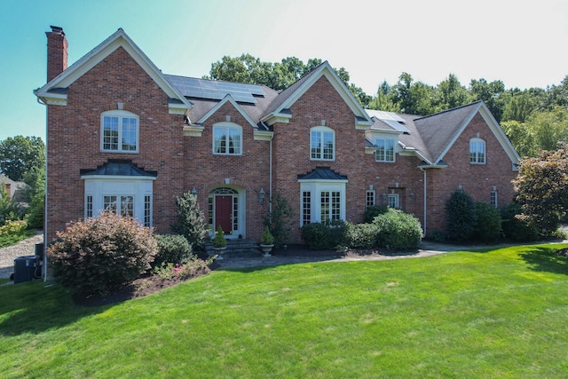 view of front of house with a front yard